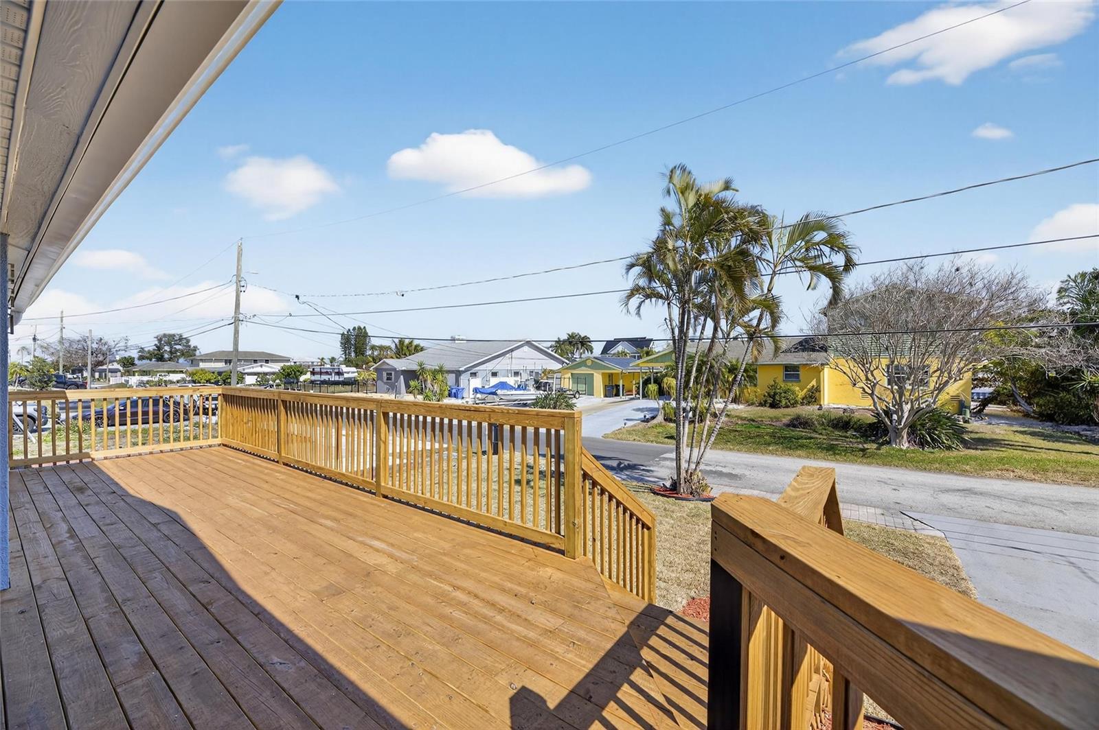 827 SEABREEZE DR, RUSKIN, FL — photo 5