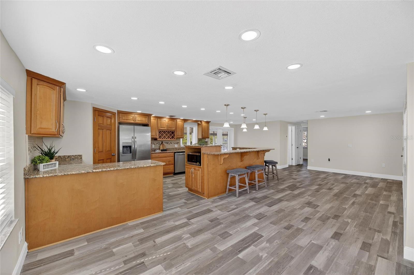 827 SEABREEZE DR, RUSKIN, FL — photo 9