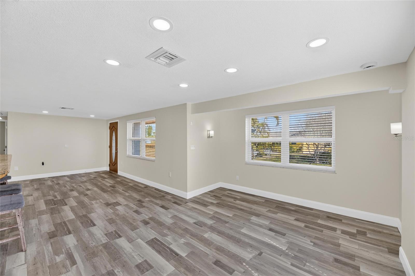 827 SEABREEZE DR, RUSKIN, FL — photo 11