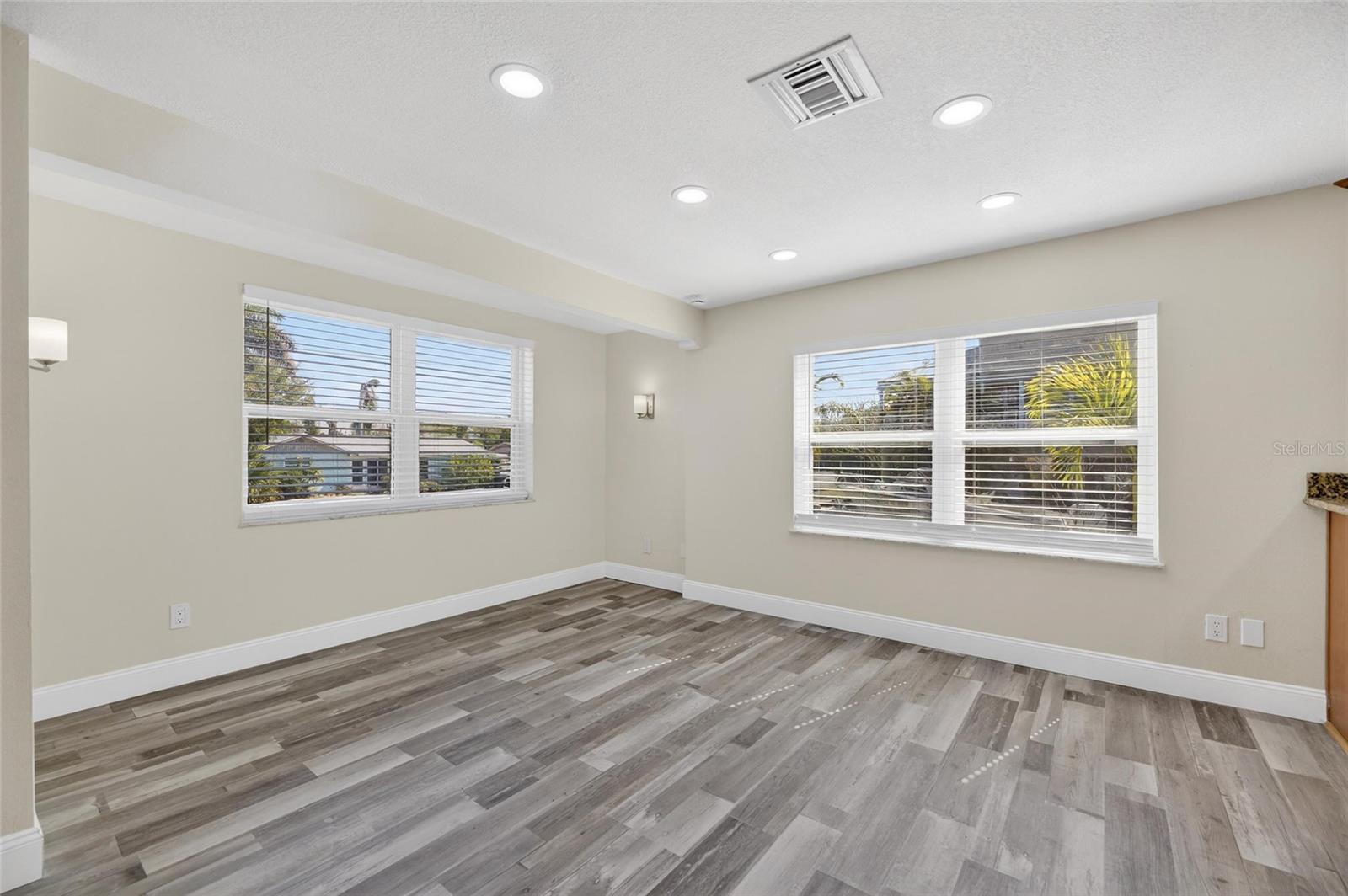 827 SEABREEZE DR, RUSKIN, FL — photo 12