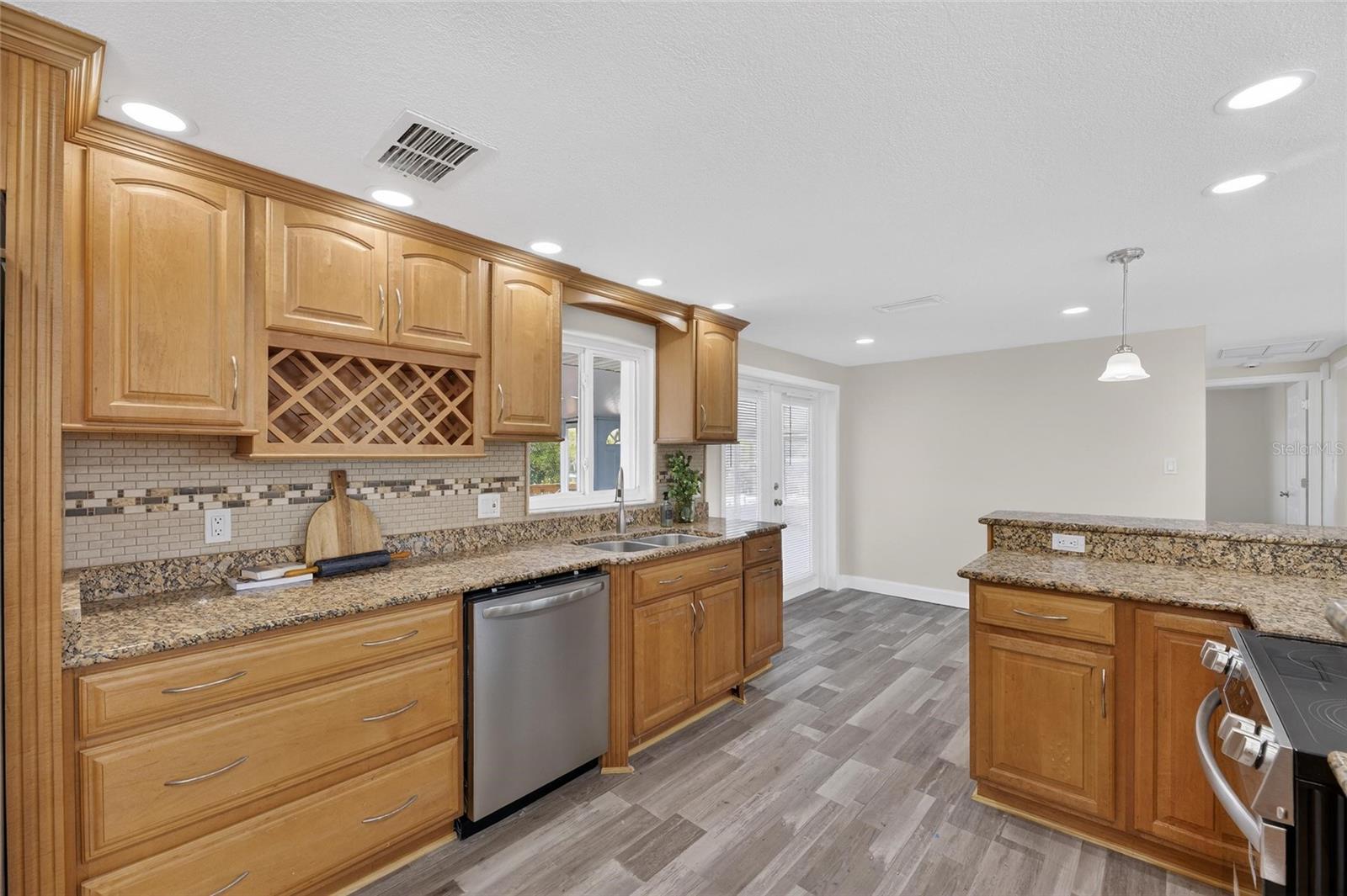 827 SEABREEZE DR, RUSKIN, FL — photo 19
