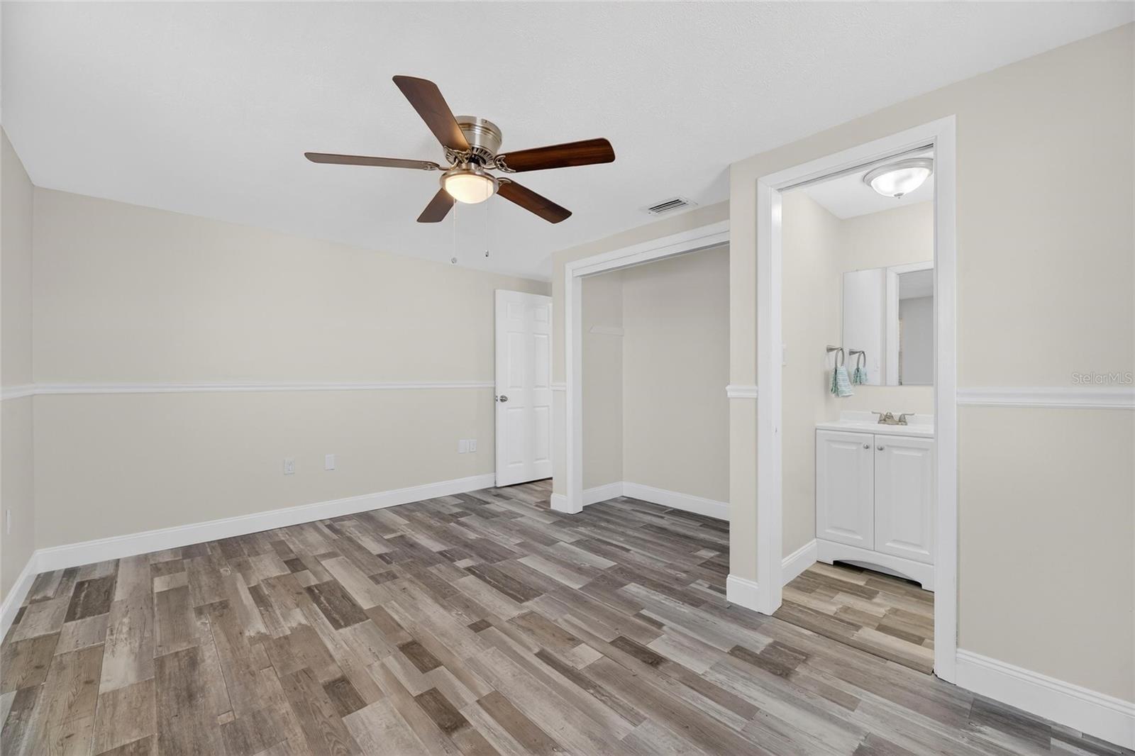 827 SEABREEZE DR, RUSKIN, FL — photo 32