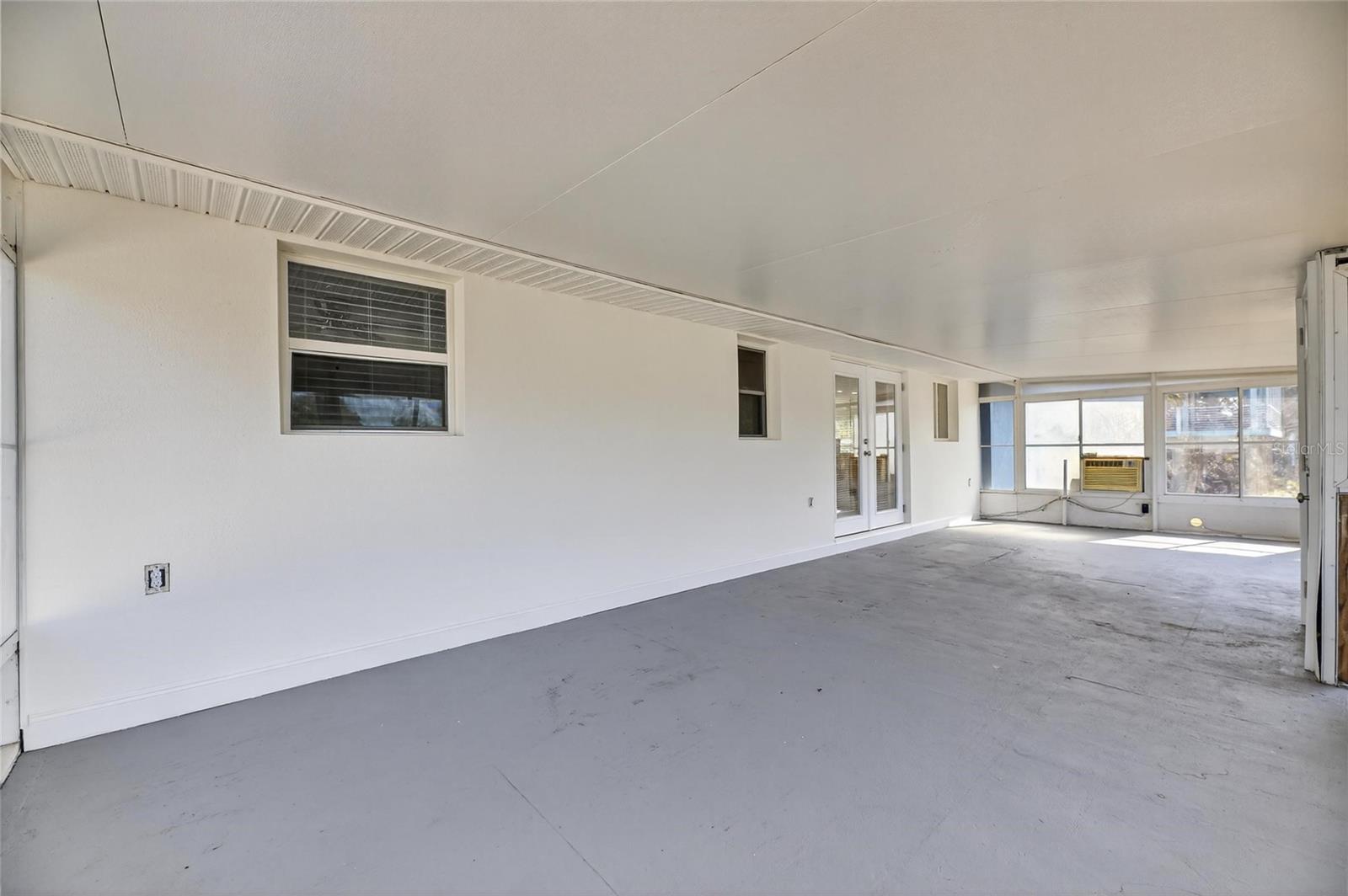 827 SEABREEZE DR, RUSKIN, FL — photo 39
