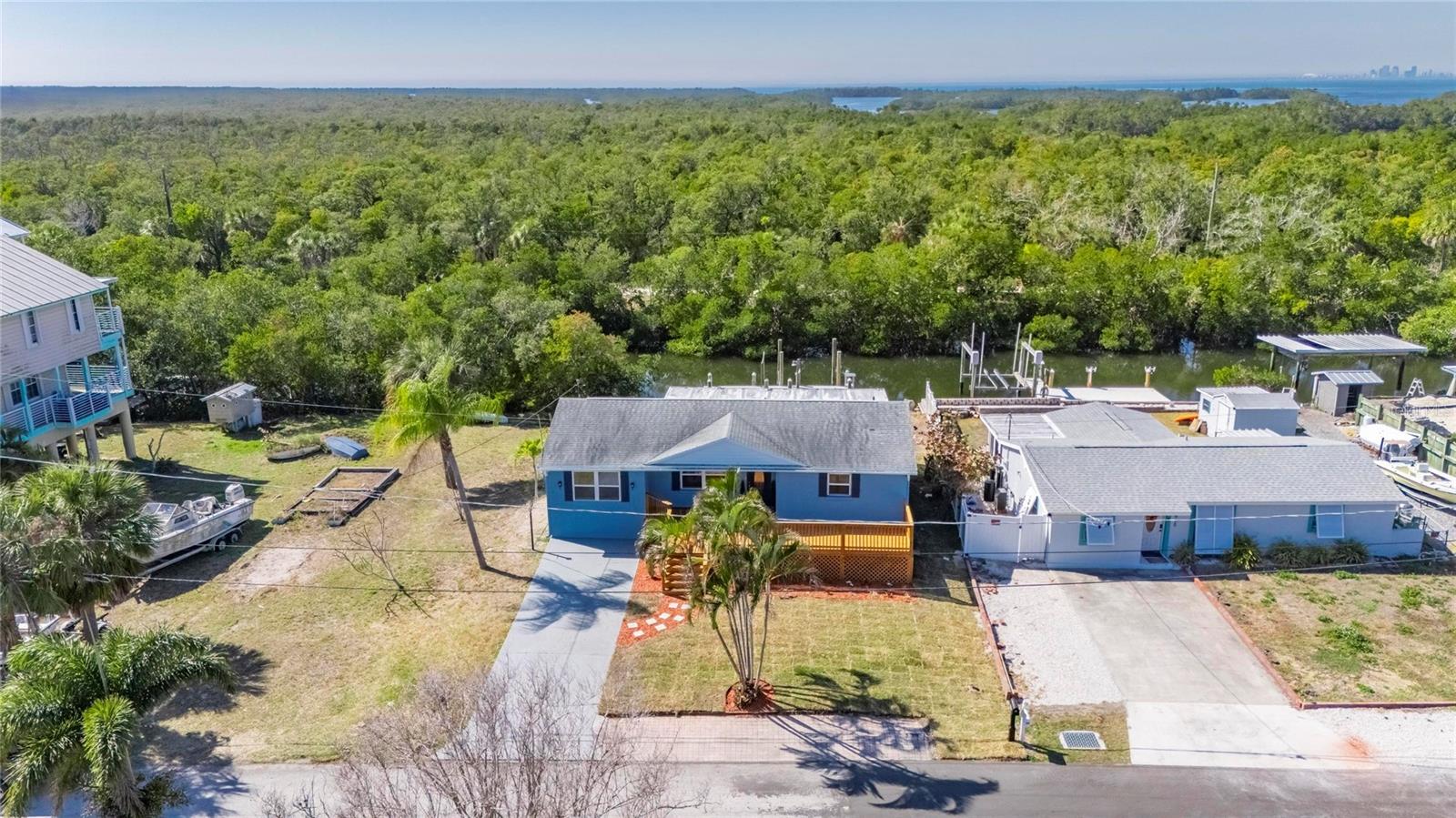 827 SEABREEZE DR, RUSKIN, FL — photo 47