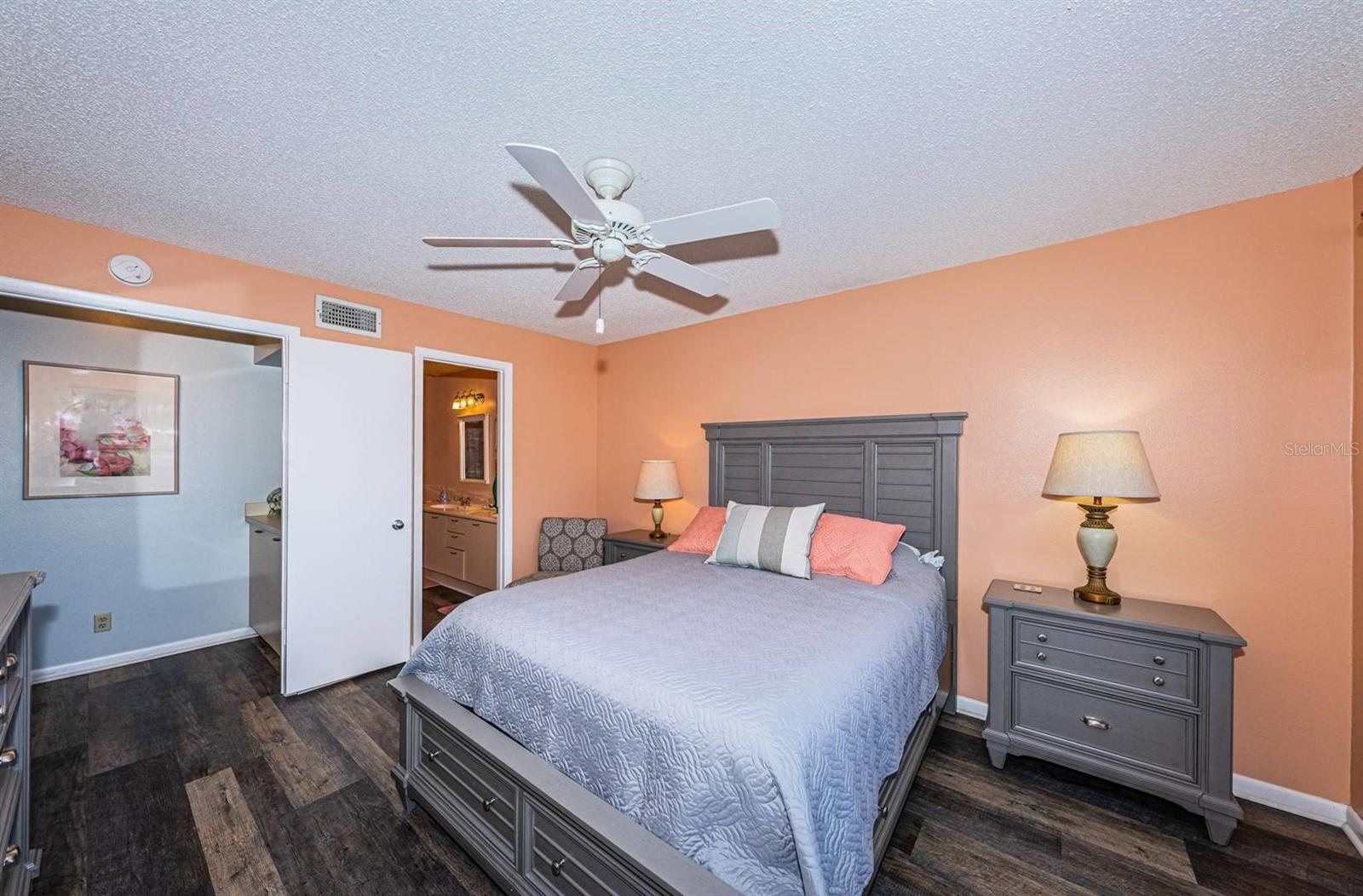 6100 BAHIA DEL MAR CIR #103, ST PETERSBURG, FL — photo 9