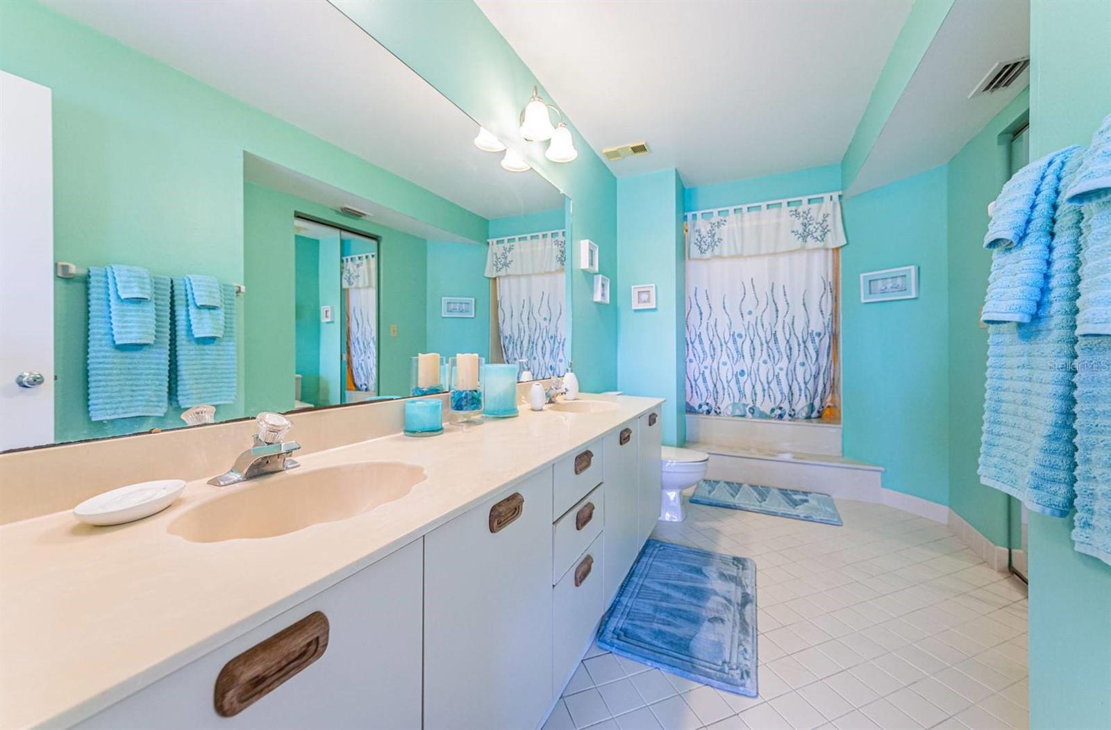 6050 BAHIA DEL MAR CIR #120, ST PETERSBURG, FL — photo 14
