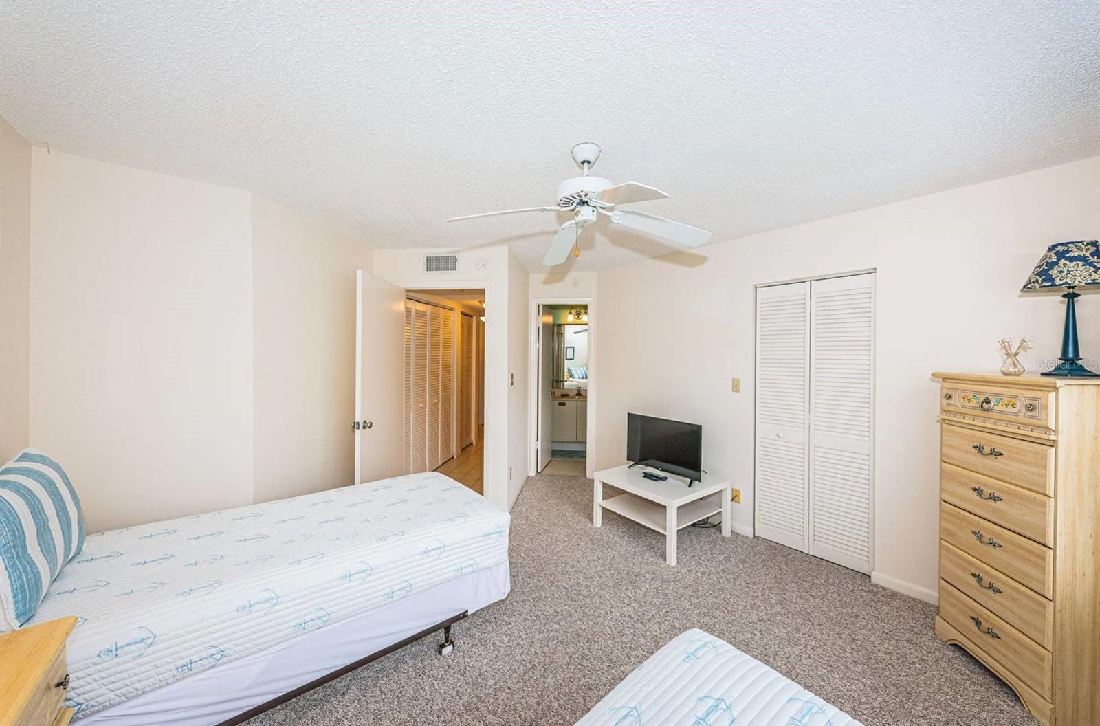 6050 BAHIA DEL MAR CIR #120, ST PETERSBURG, FL — photo 17