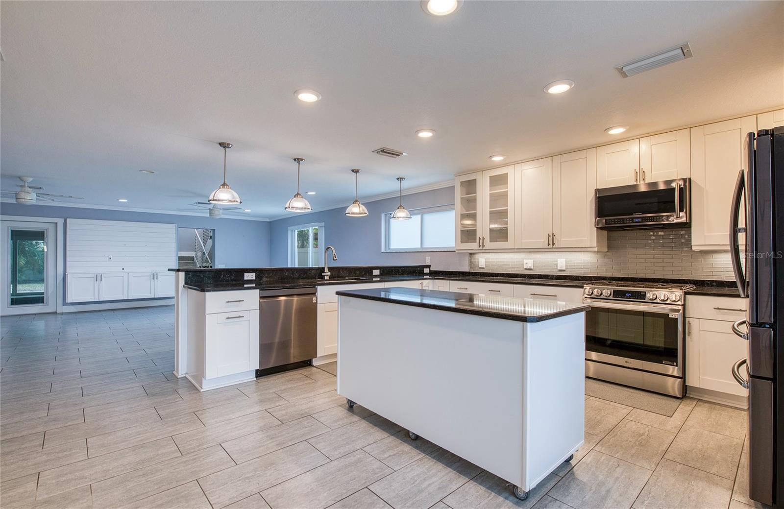 6408 7TH AVE N, ST PETERSBURG, FL — photo 13
