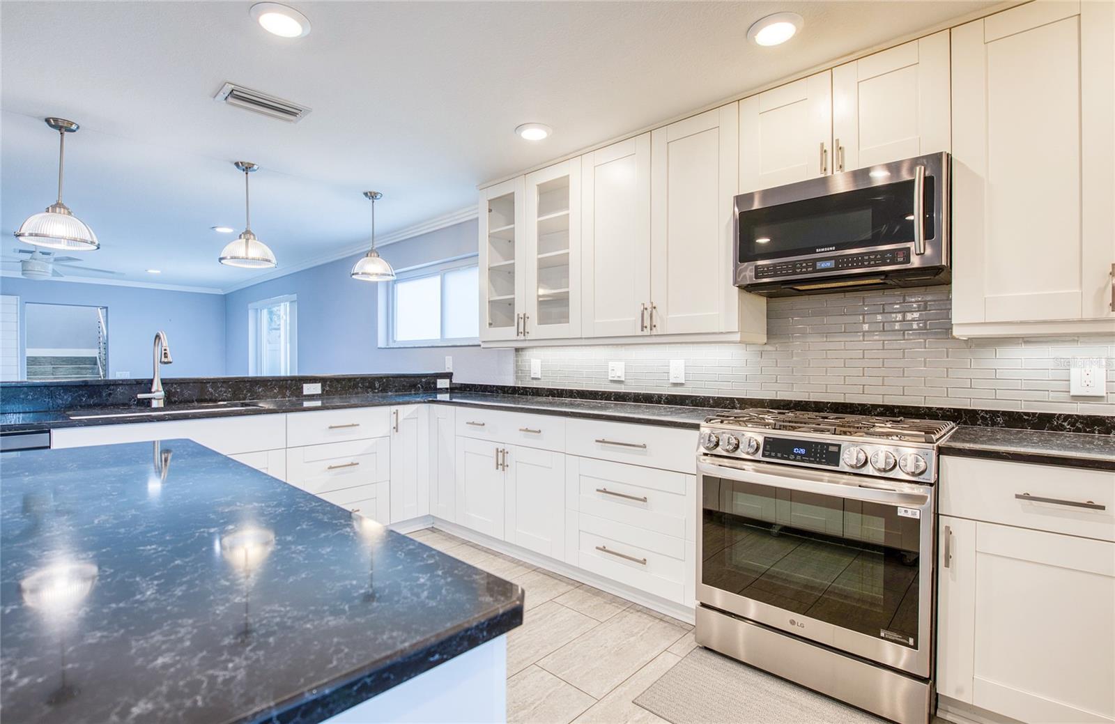6408 7TH AVE N, ST PETERSBURG, FL — photo 17