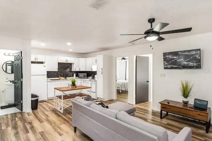 2301 CARLTON DR, ORLANDO, FL — photo 4