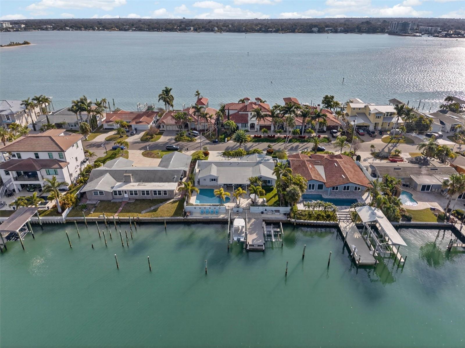 136 WINDWARD IS, CLEARWATER BEACH, FL — photo 4