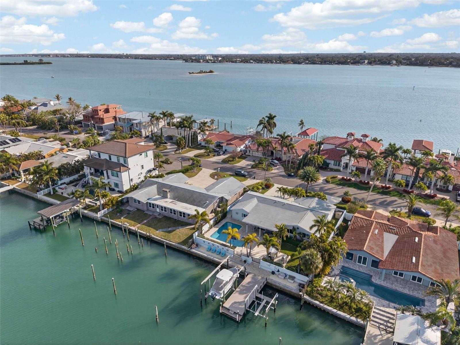 136 WINDWARD IS, CLEARWATER BEACH, FL — photo 7