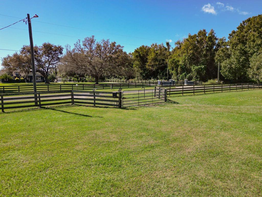 331 SE HIGHWAY 42, SUMMERFIELD, FL — photo 54