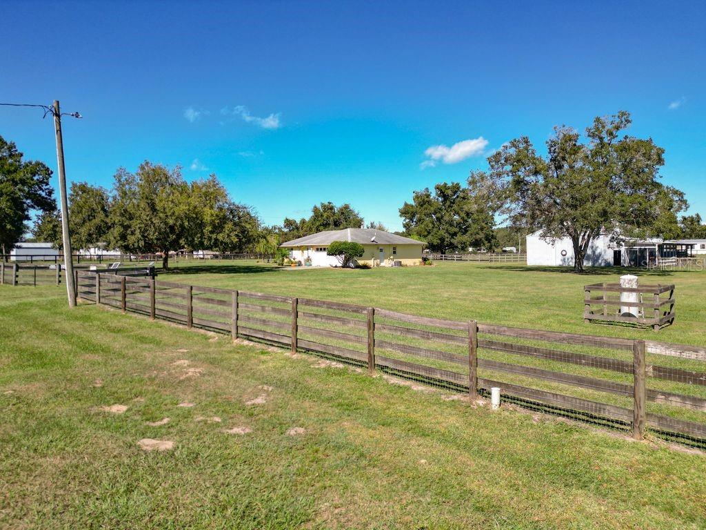 331 SE HIGHWAY 42, SUMMERFIELD, FL — photo 55