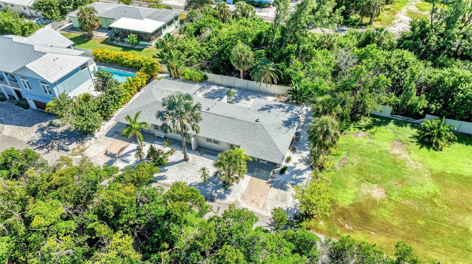 578 COMPANION WAY, LONGBOAT KEY, FL — photo 2