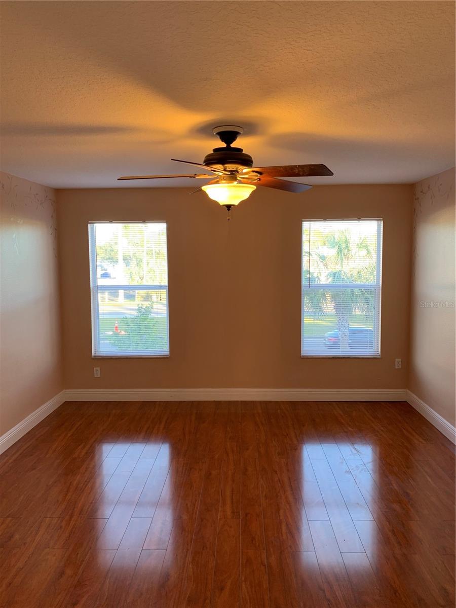 8810 CAMERON CREST DR, TAMPA, FL — photo 24