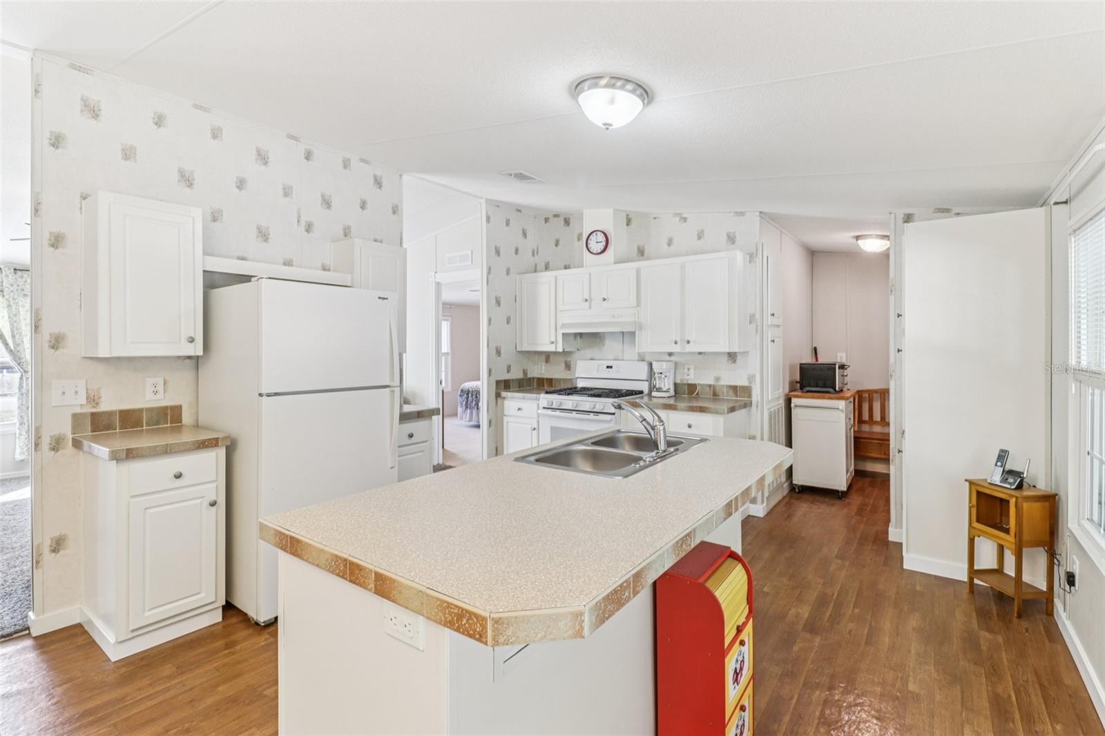 16180 NE 2ND LOOP, SILVER SPRINGS, FL — photo 7