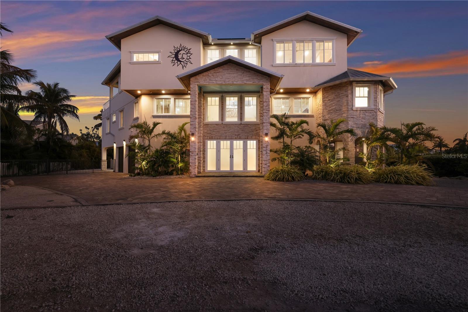 313 HAMMOCK CIR, ANNA MARIA, FL — photo 2