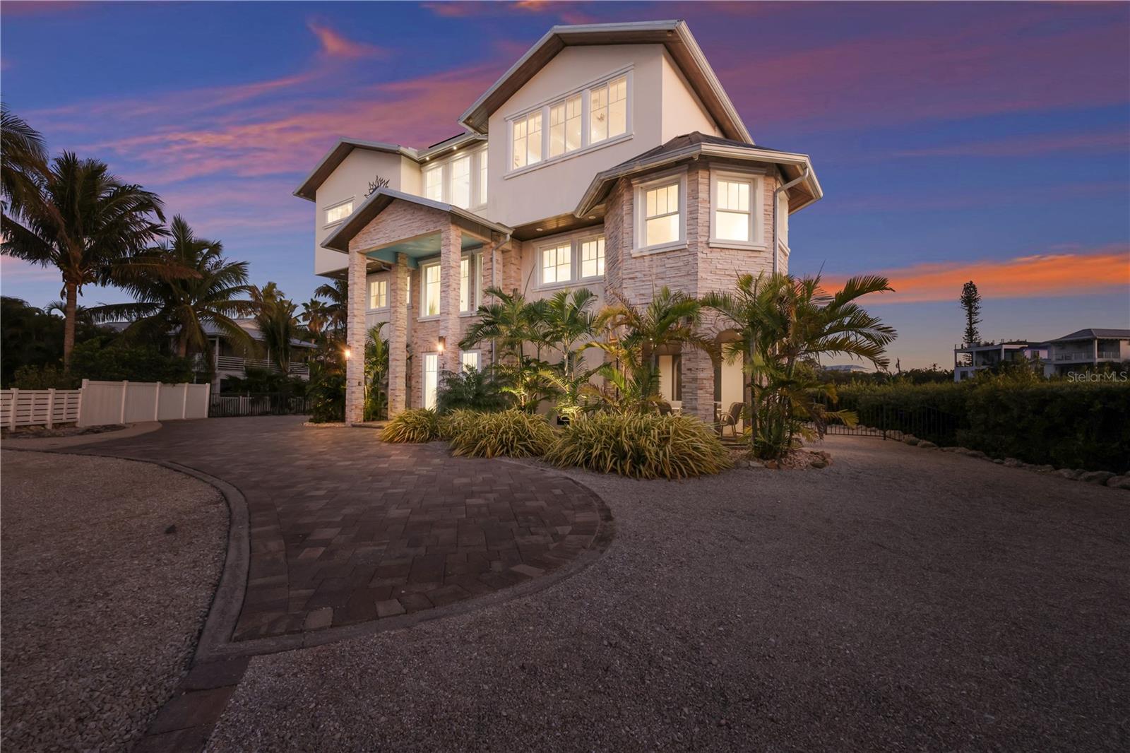 313 HAMMOCK CIR, ANNA MARIA, FL — photo 4