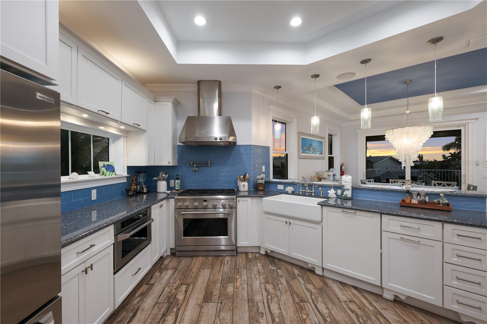 313 HAMMOCK CIR, ANNA MARIA, FL — photo 42