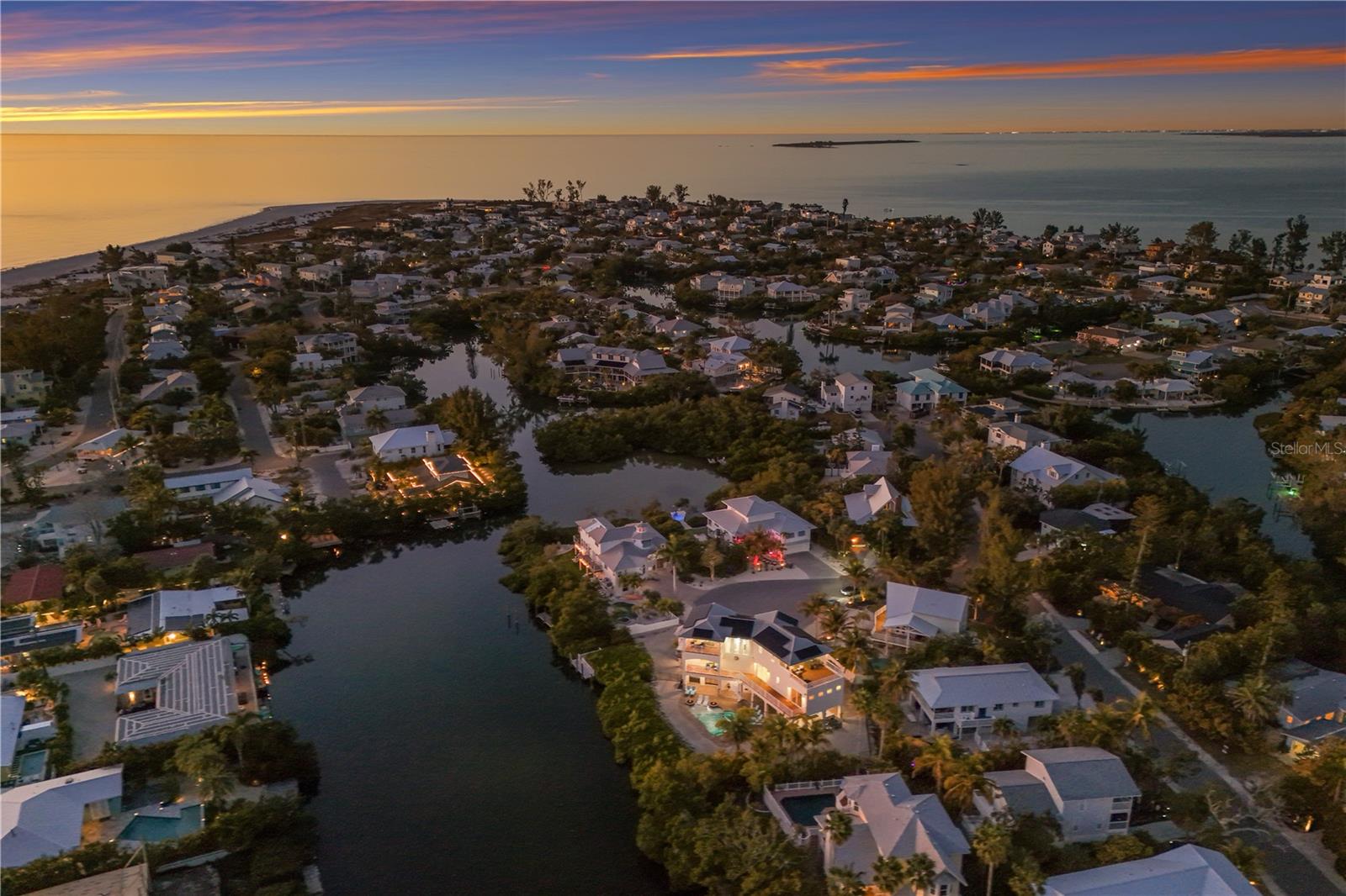 313 HAMMOCK CIR, ANNA MARIA, FL — photo 76