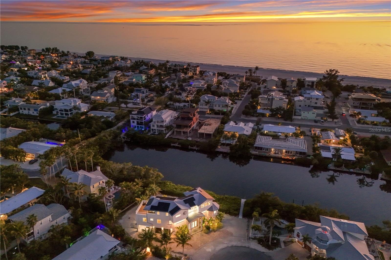 313 HAMMOCK CIR, ANNA MARIA, FL — photo 81