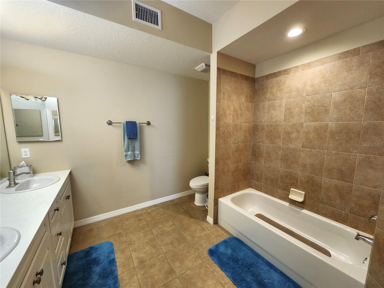 5127 MELBOURNE ST #F103, PUNTA GORDA, FL — photo 36