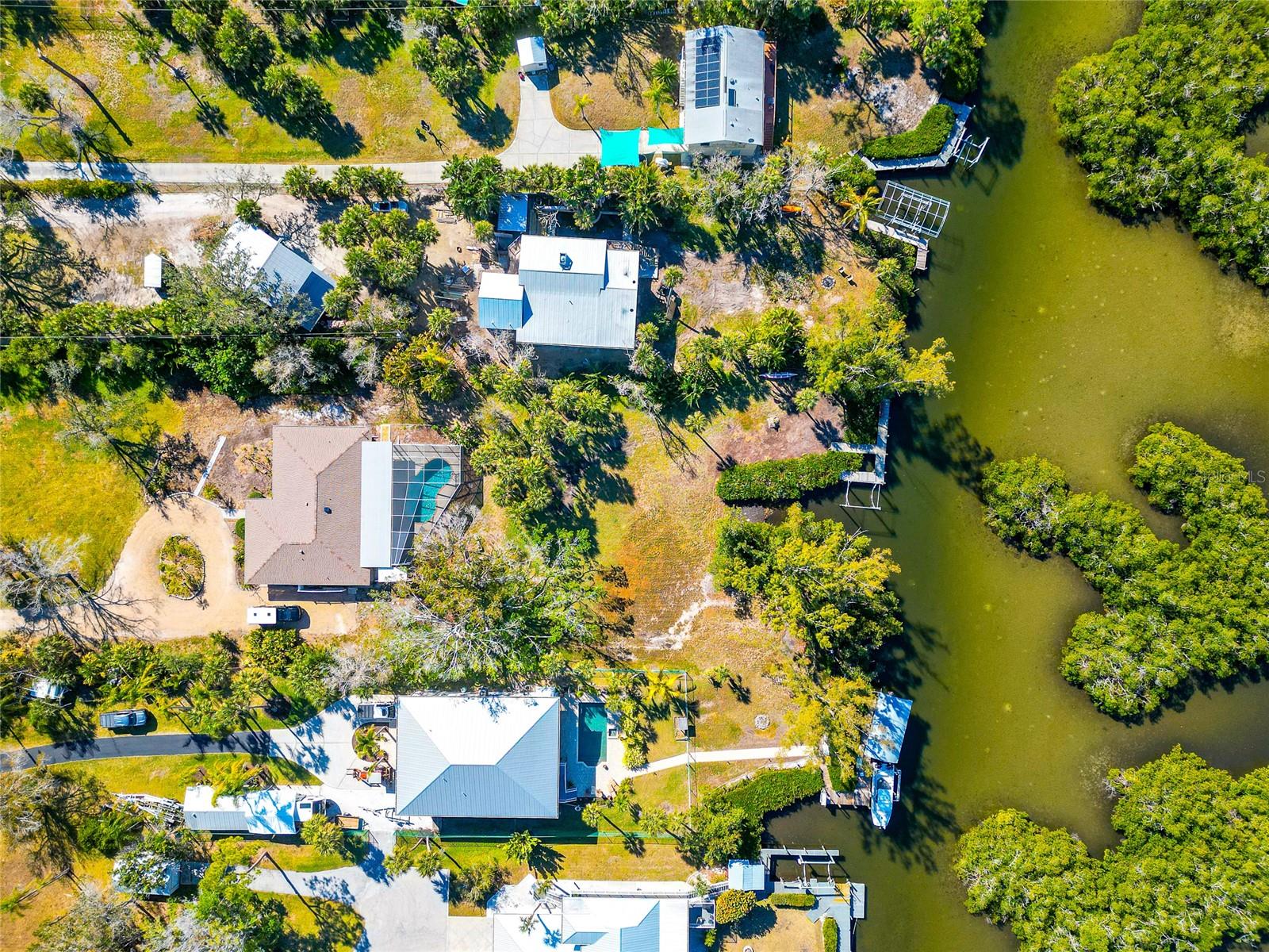 950 OXFORD DR, ENGLEWOOD, FL — photo 2
