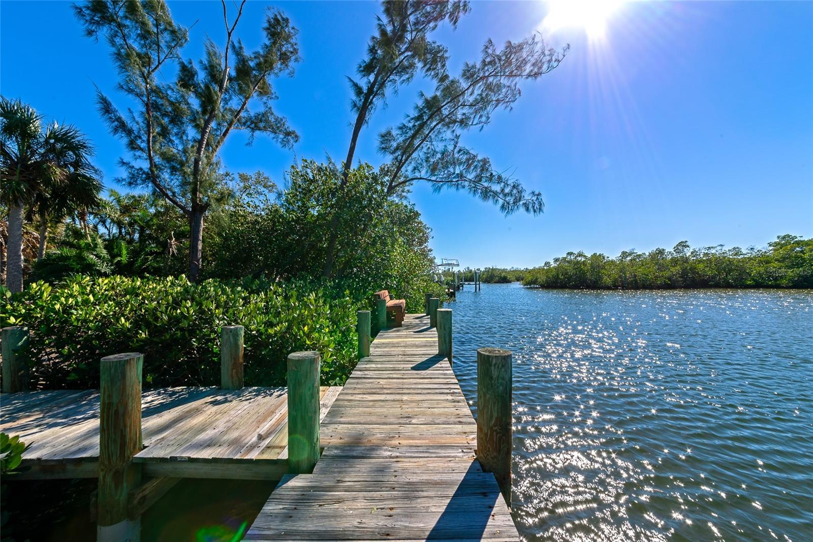 950 OXFORD DR, ENGLEWOOD, FL — photo 27