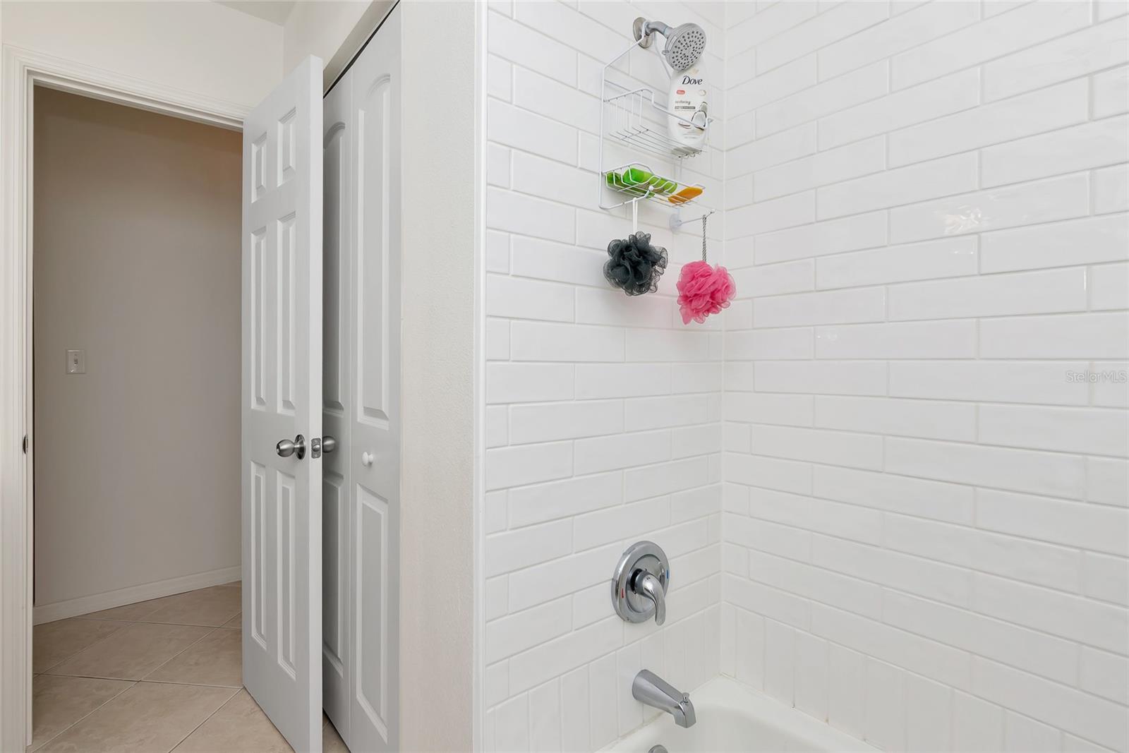 950 OXFORD DR, ENGLEWOOD, FL — photo 39
