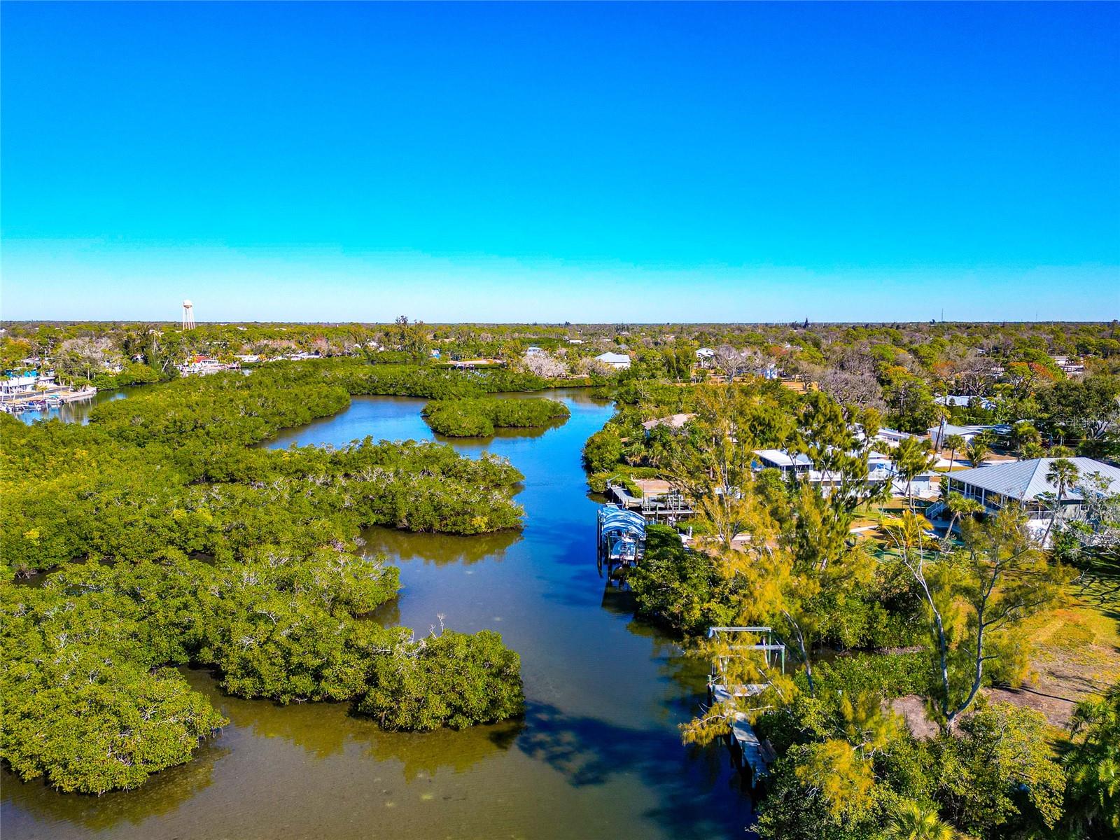 950 OXFORD DR, ENGLEWOOD, FL — photo 43