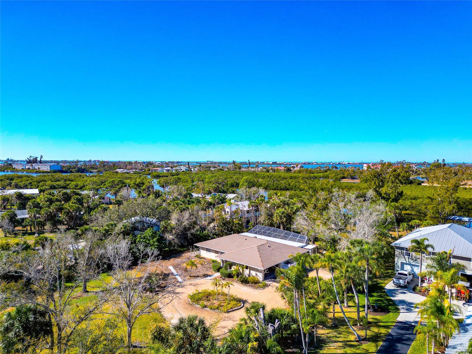 950 OXFORD DR, ENGLEWOOD, FL — photo 48