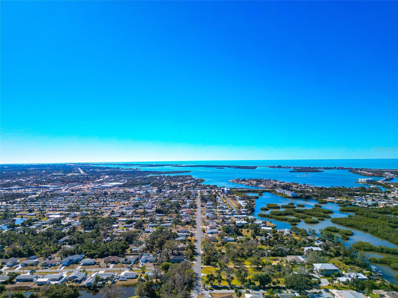950 OXFORD DR, ENGLEWOOD, FL — photo 57