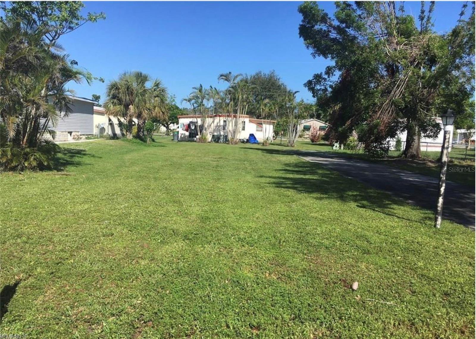 171 PINE KEY LN #28, NAPLES, FL — photo 2
