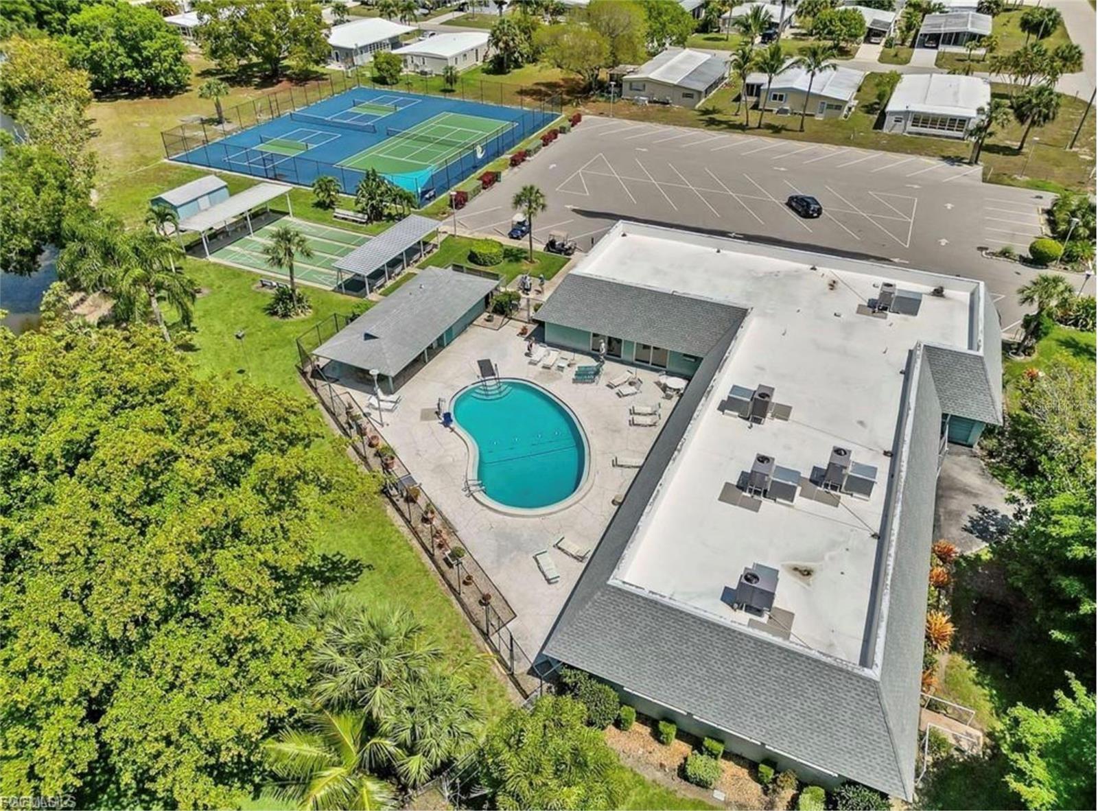 171 PINE KEY LN #28, NAPLES, FL — photo 7