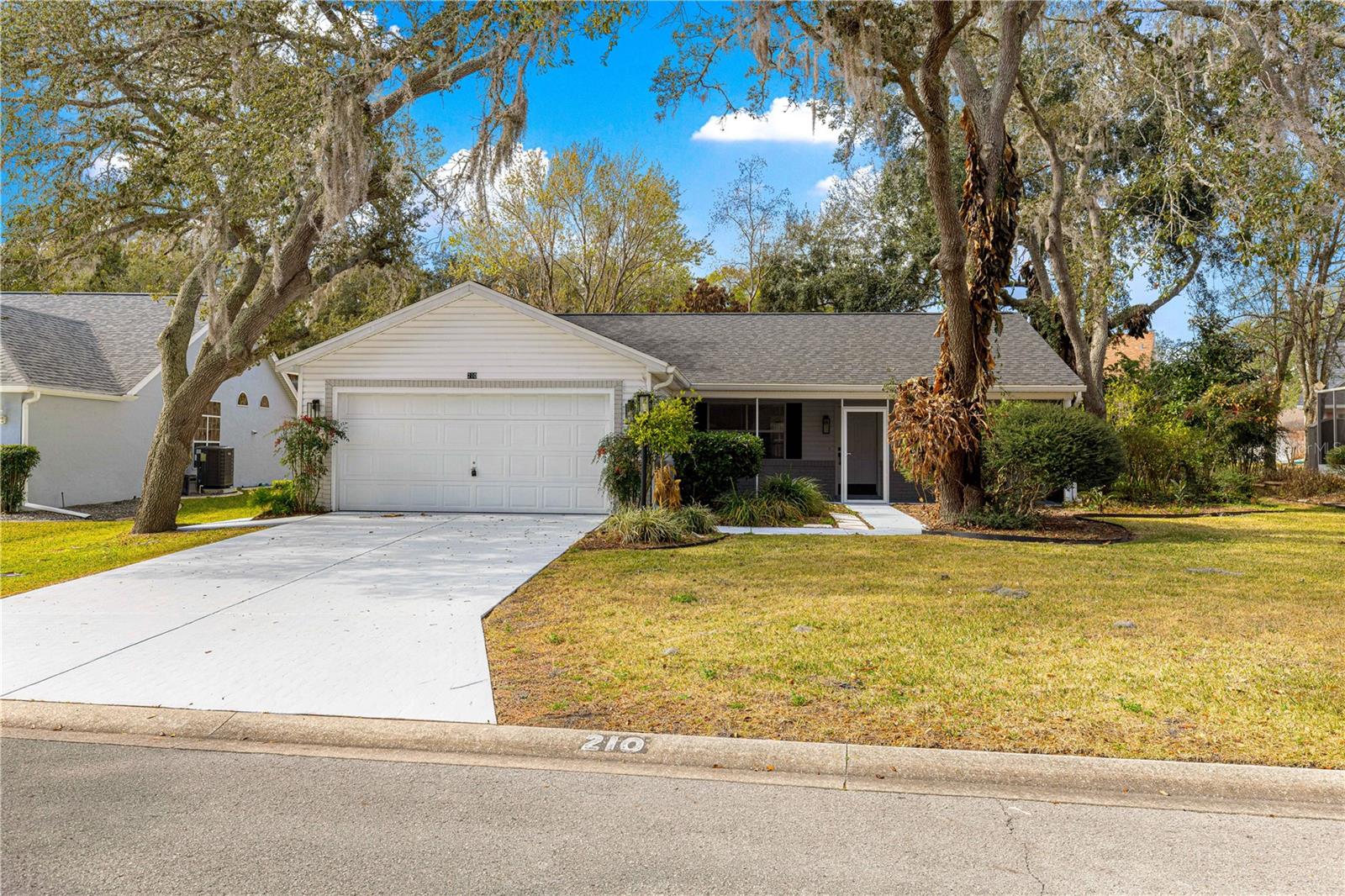 210 PALERMO PL, LADY LAKE, FL