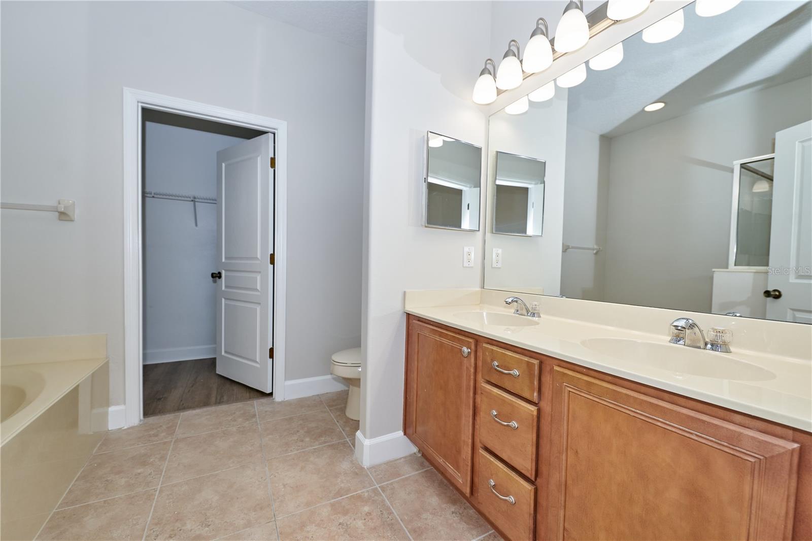 23903 SARDINIA DR, SORRENTO, FL — photo 45