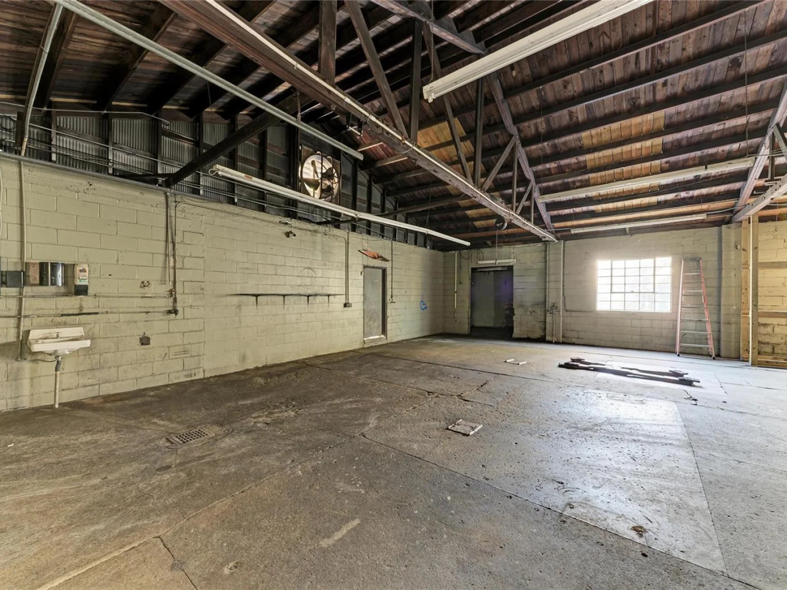 400 W CENTRAL AVE, SARASOTA, FL — photo 16