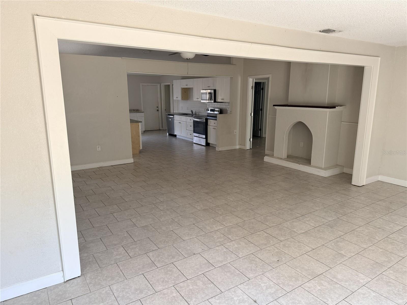 3280 SHINGLER TER, DELTONA, FL — photo 4