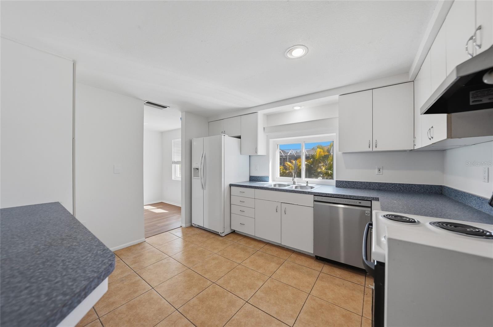 60 ROTONDA CIR, ROTONDA WEST, FL — photo 13