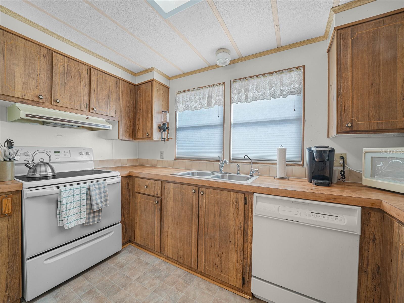 1679 FOXWAY DR, LAKELAND, FL — photo 9