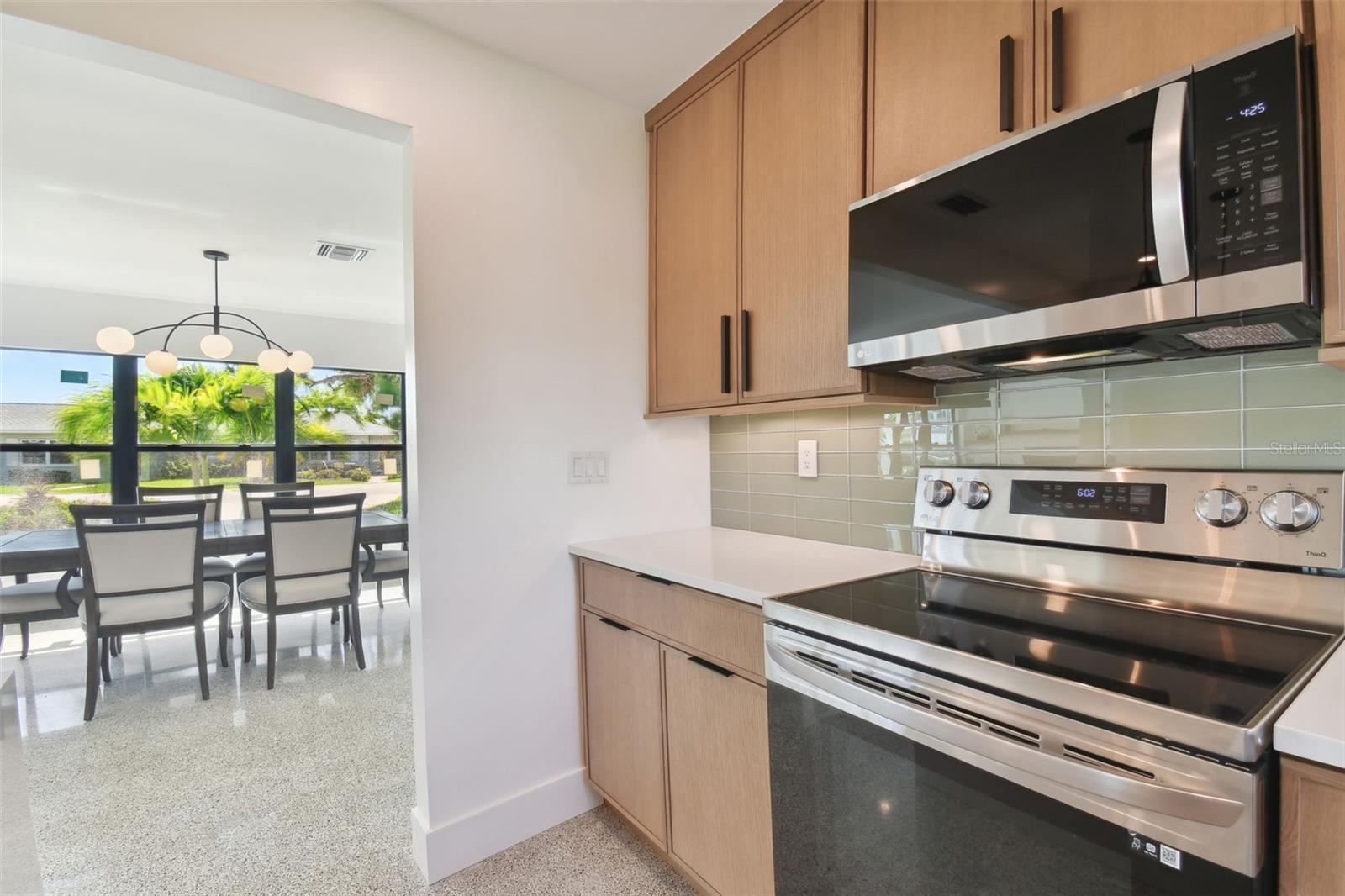 301 AURORA ST E, VENICE, FL — photo 17