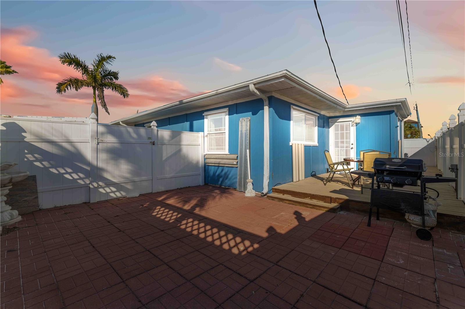 111 9TH ST N, BRADENTON BEACH, FL — photo 16