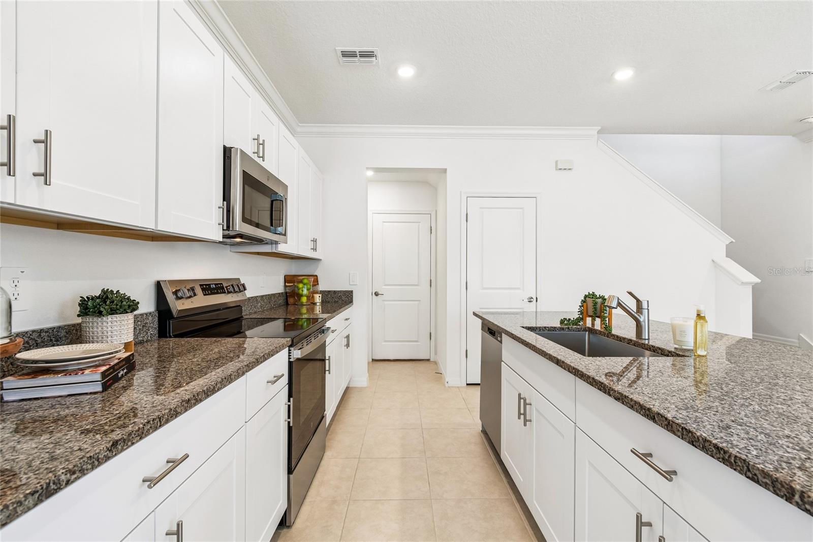 10811 FOWLERS BLUFF CT, TAMPA, FL — photo 9