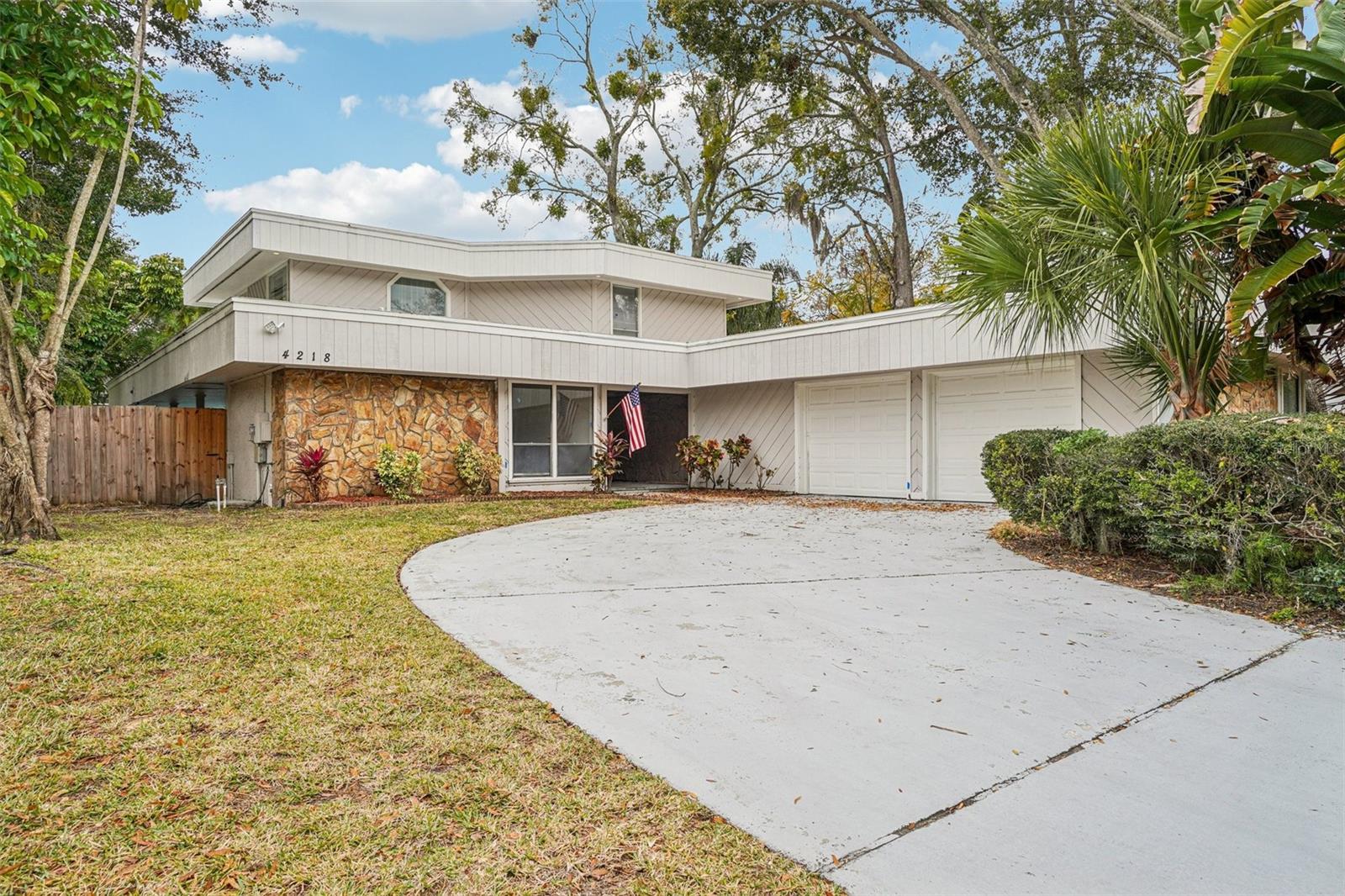4218 WATER OAKS LN, TAMPA, FL