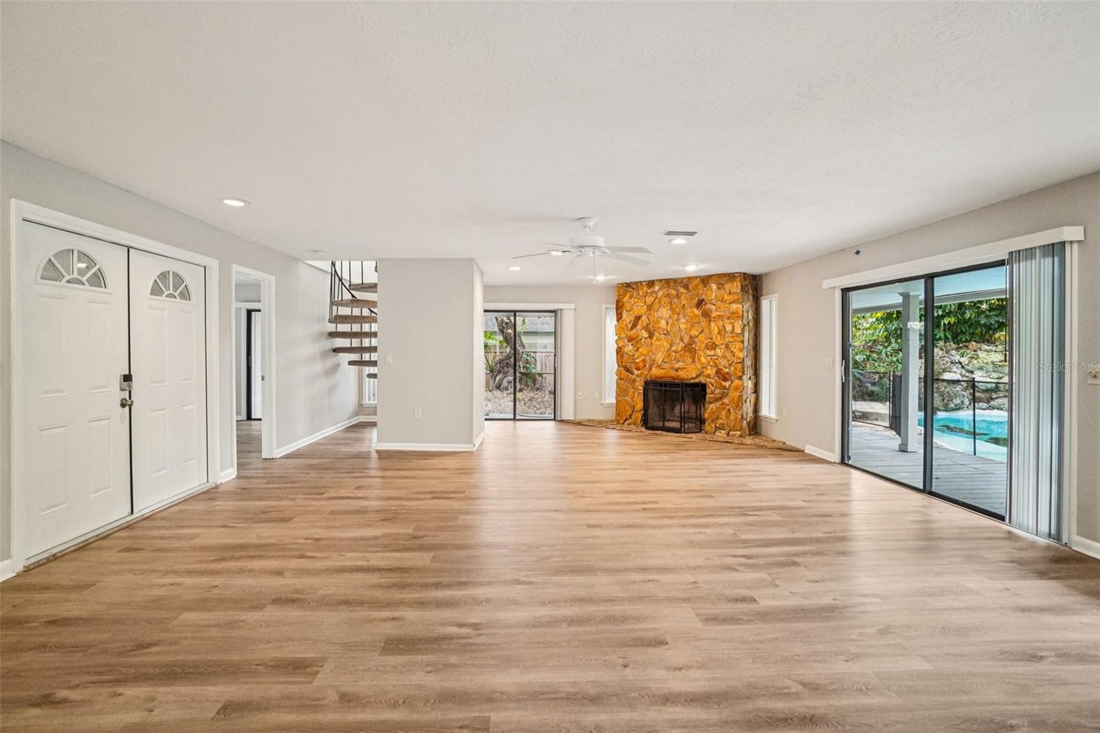 4218 WATER OAKS LN, TAMPA, FL — photo 9