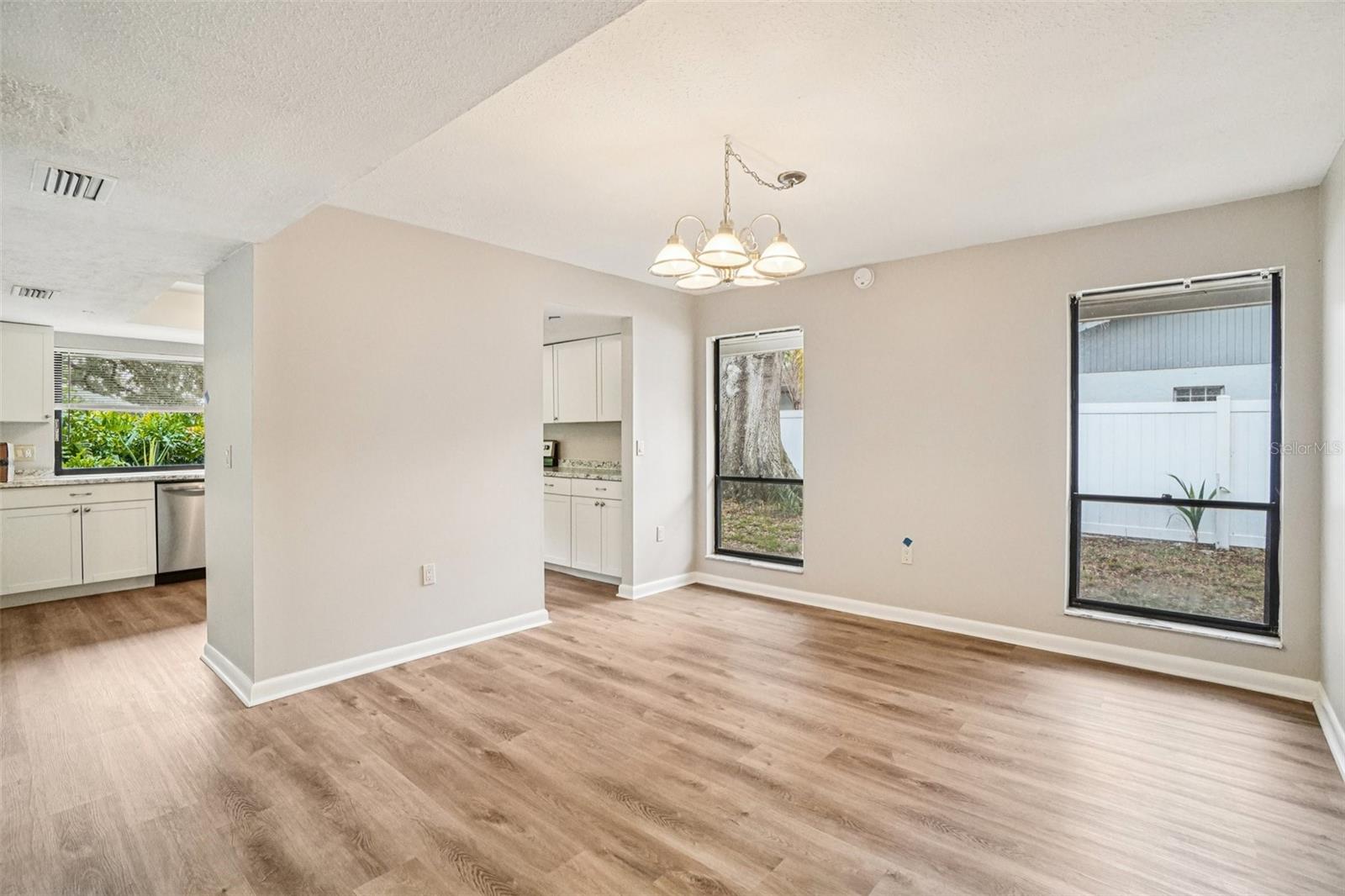 4218 WATER OAKS LN, TAMPA, FL — photo 10