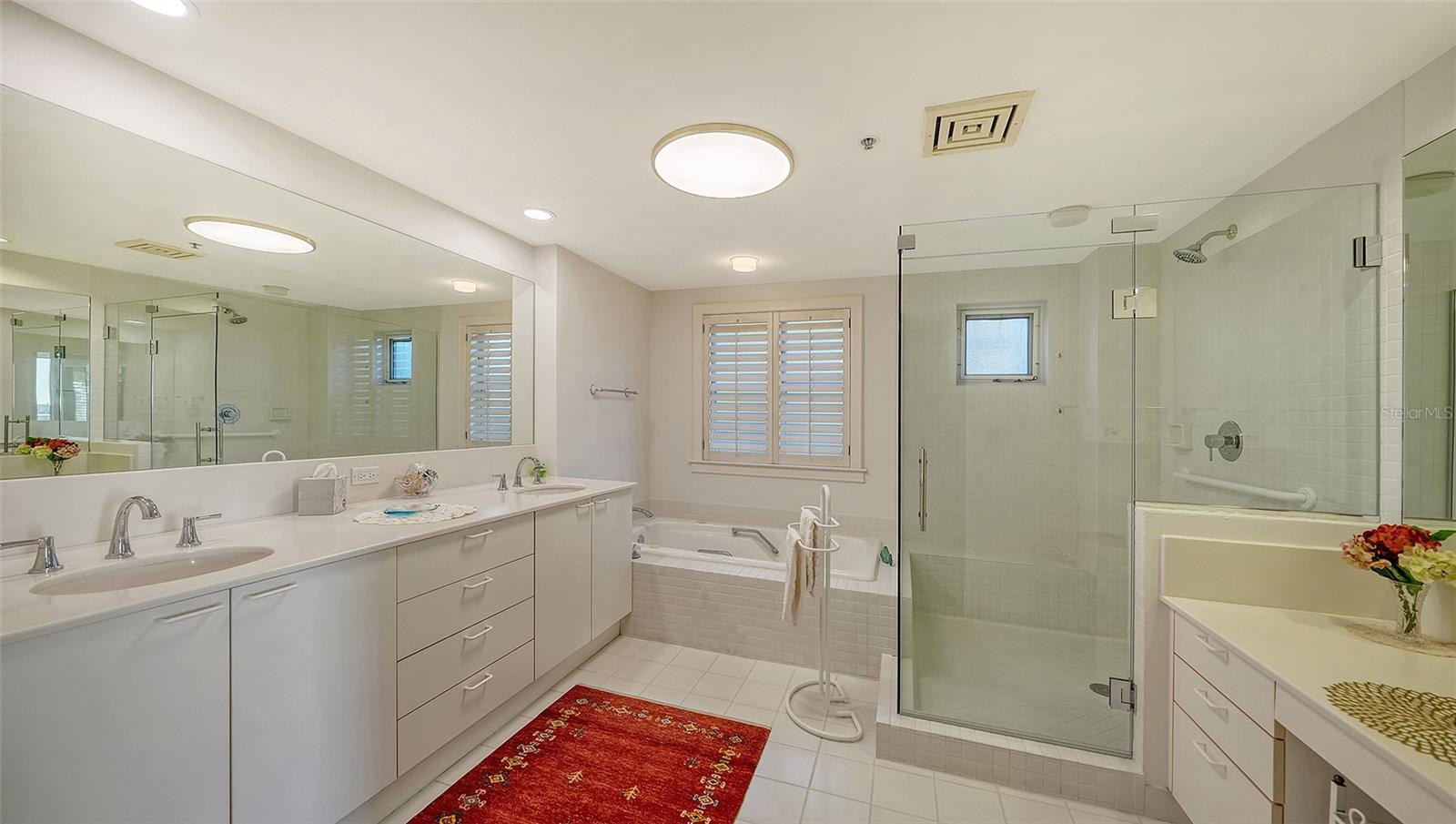 2450 HARBOURSIDE DR #234, LONGBOAT KEY, FL — photo 25