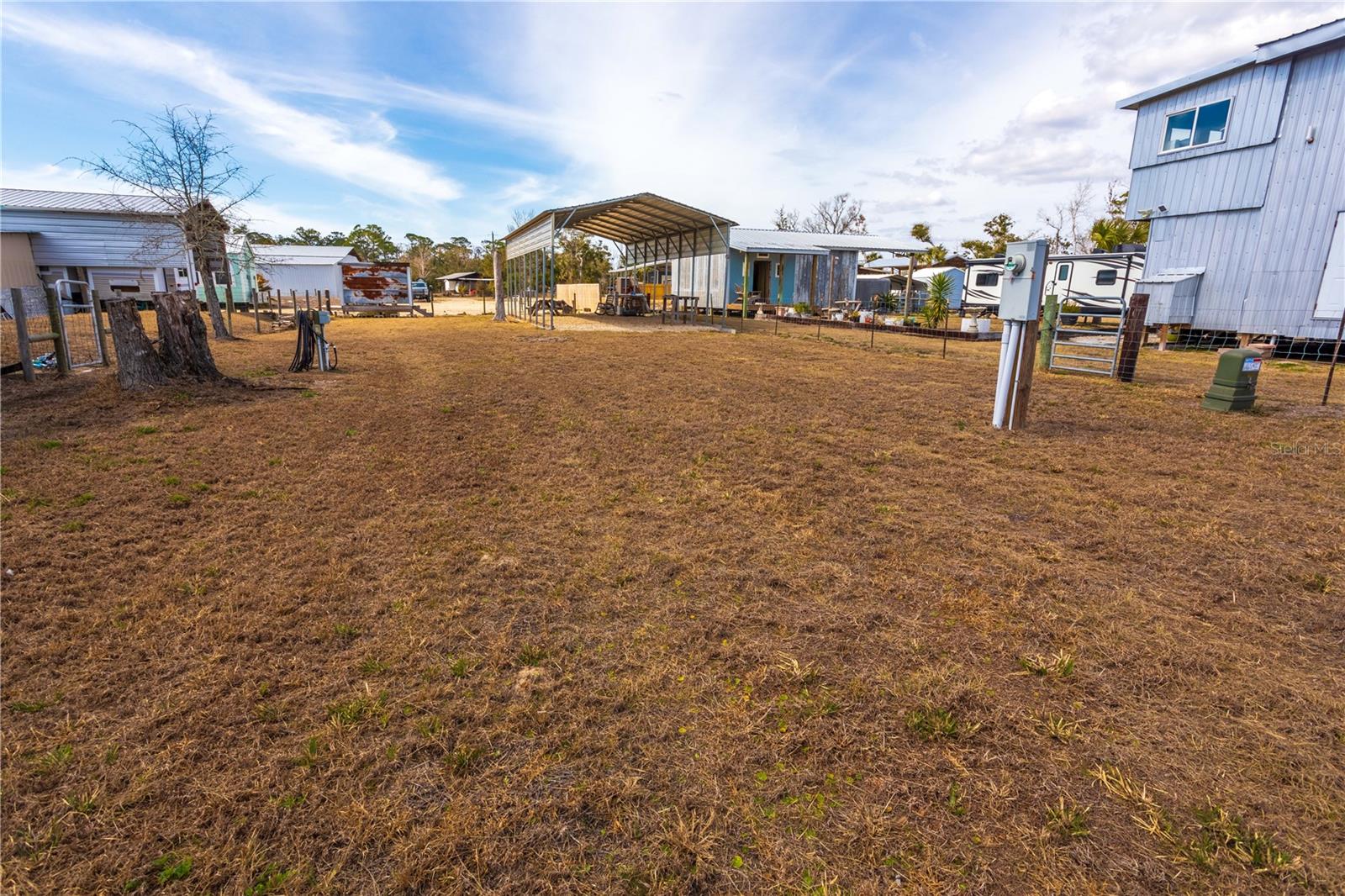 507 4TH ST NW, STEINHATCHEE, FL — photo 11