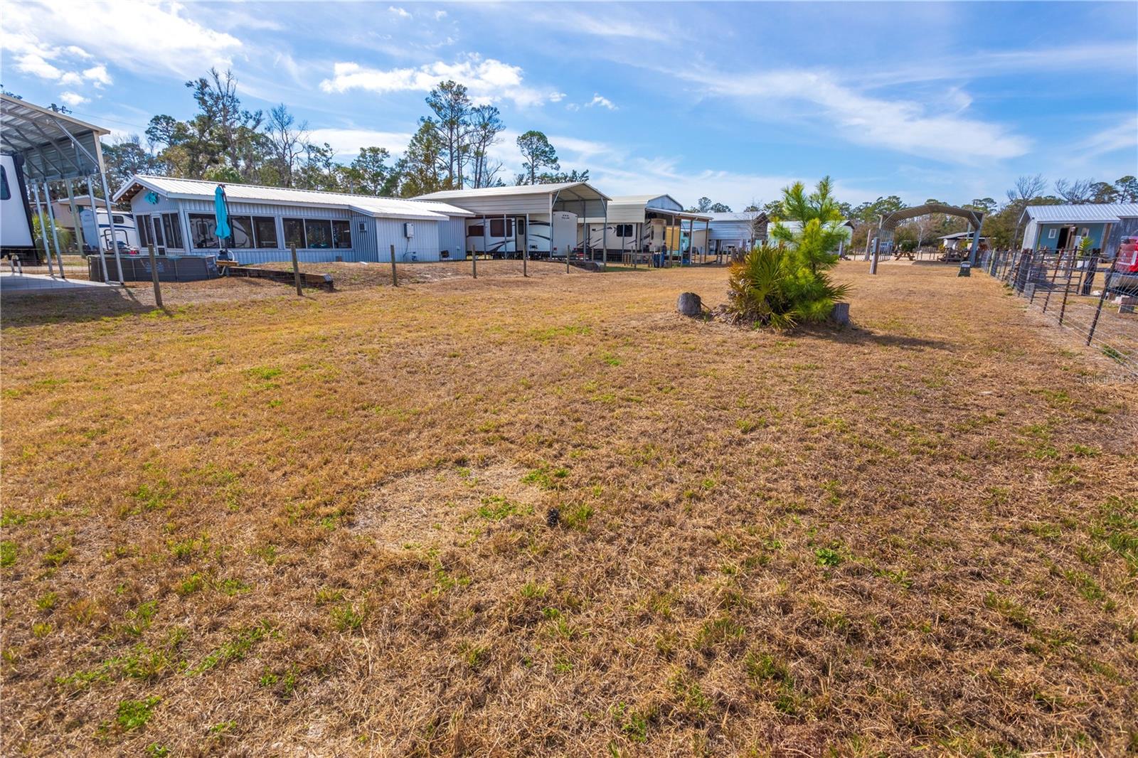 507 4TH ST NW, STEINHATCHEE, FL — photo 17